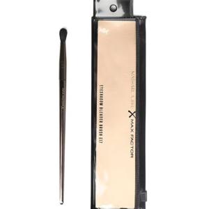 Maxfactor E17 Eyeshadow Blending Brush MS Department Store Oman