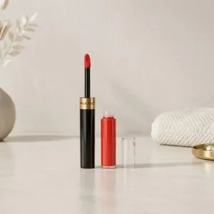 Maxfactor Lipfinity Restage 125 -(Glamorous) MS Department Store Oman