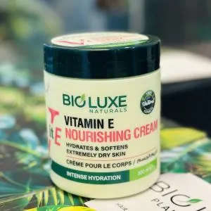 Vitamine E Nourishing Cream-500Ml MS Department Store Oman
